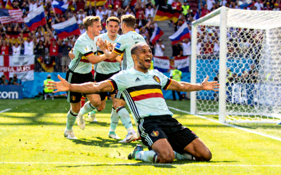 世界杯比赛精彩瞬间新闻配图 - 球员庆祝进球